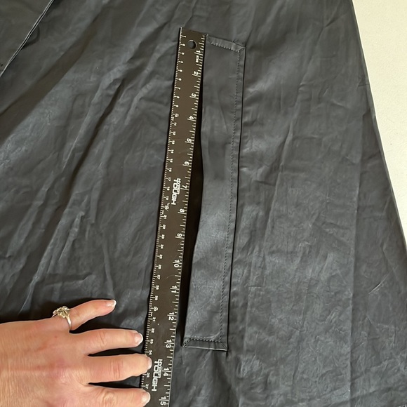 Marc by Marc Jacobs size  large black lightweight waterproof cape fits MED to XL - Picture 8 of 15